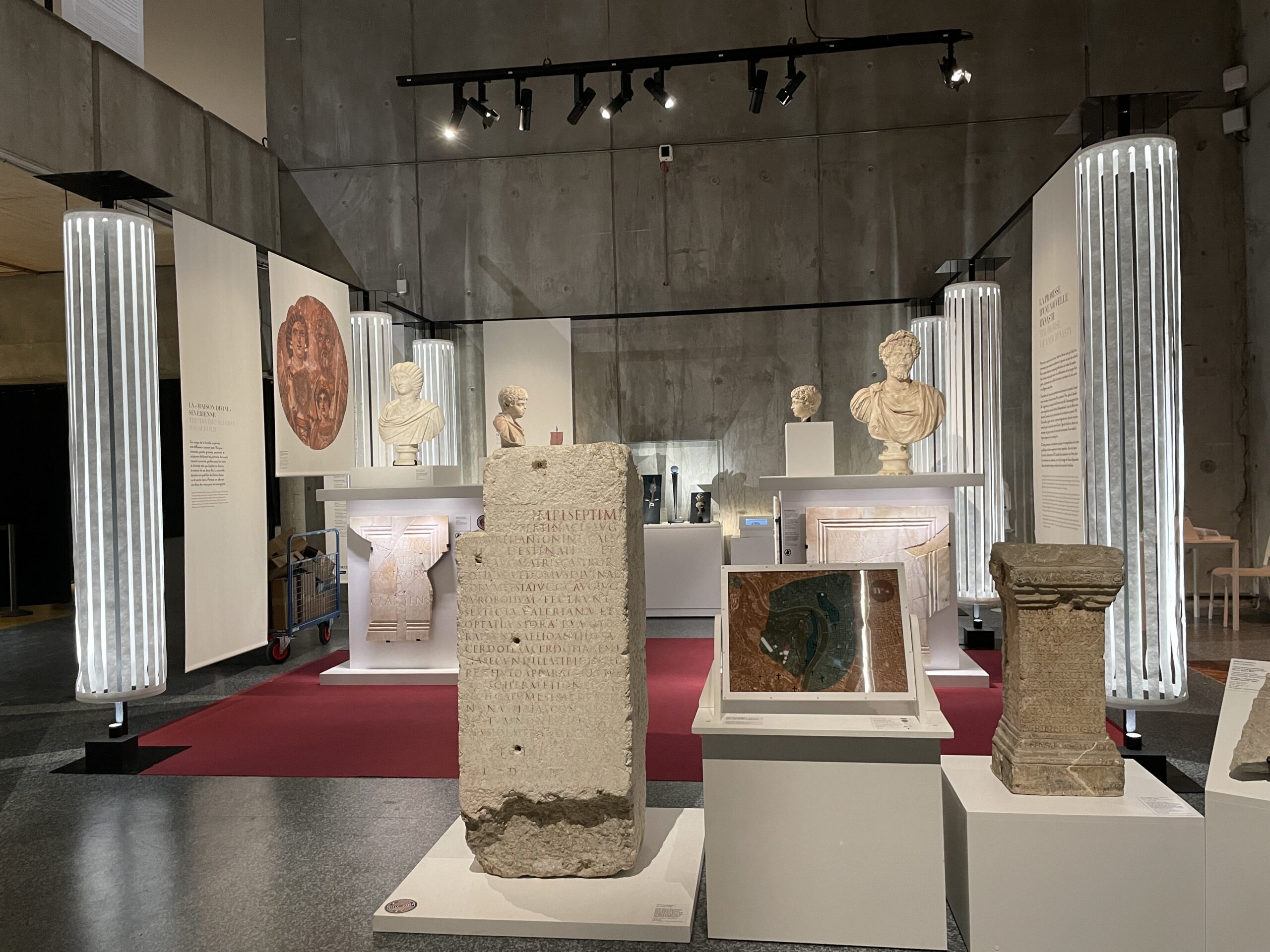 MUSEE LUGDUNUM LYON expo temporaire _Pouvoirs_3